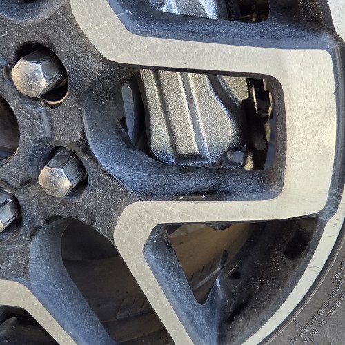 Wd40 to the rescue removing rust bolts from the brake calipers on my tahoe!!💯👌